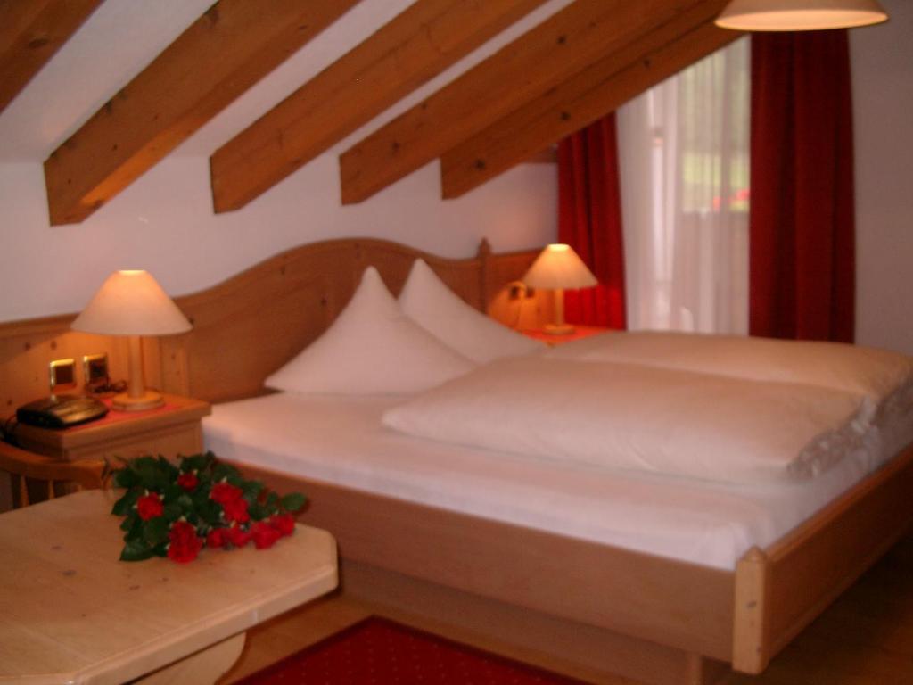Hotel Camona&Apart Walserhof Samnaun Zimmer foto