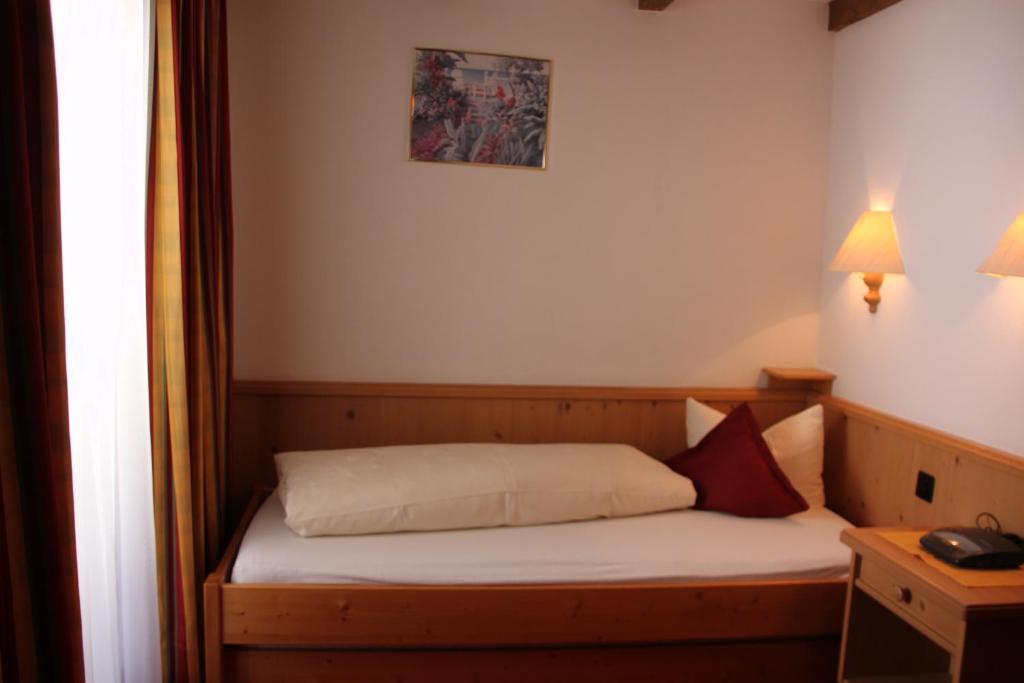 Hotel Camona&Apart Walserhof Samnaun Zimmer foto
