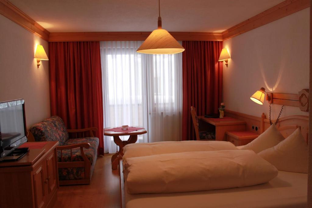 Hotel Camona&Apart Walserhof Samnaun Zimmer foto
