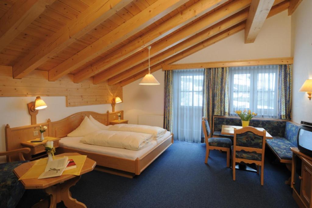 Hotel Camona&Apart Walserhof Samnaun Zimmer foto