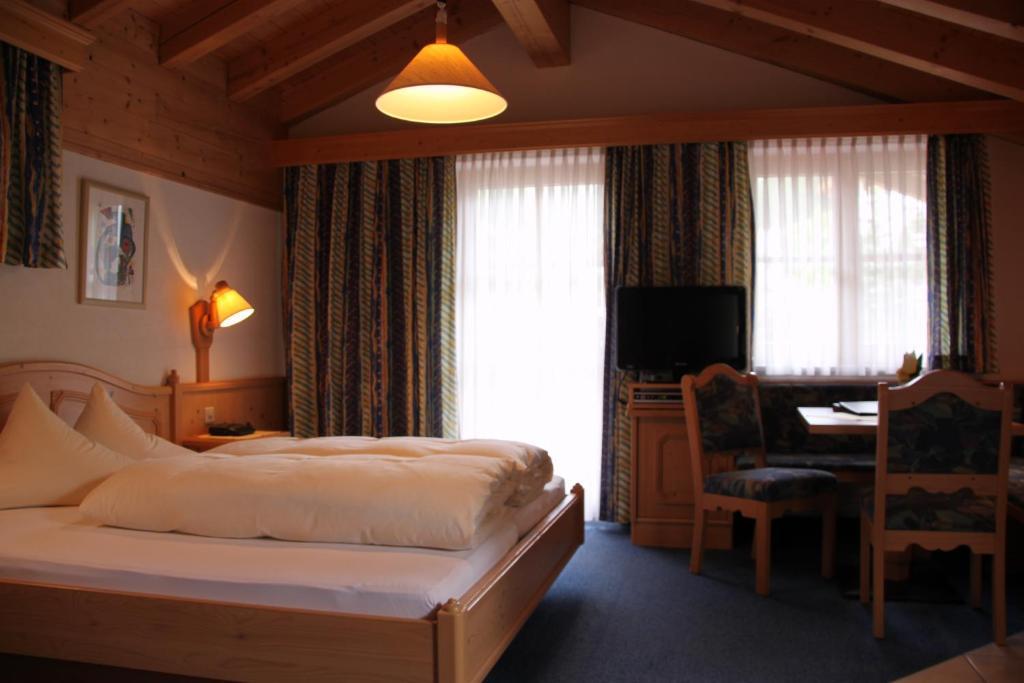 Hotel Camona&Apart Walserhof Samnaun Zimmer foto