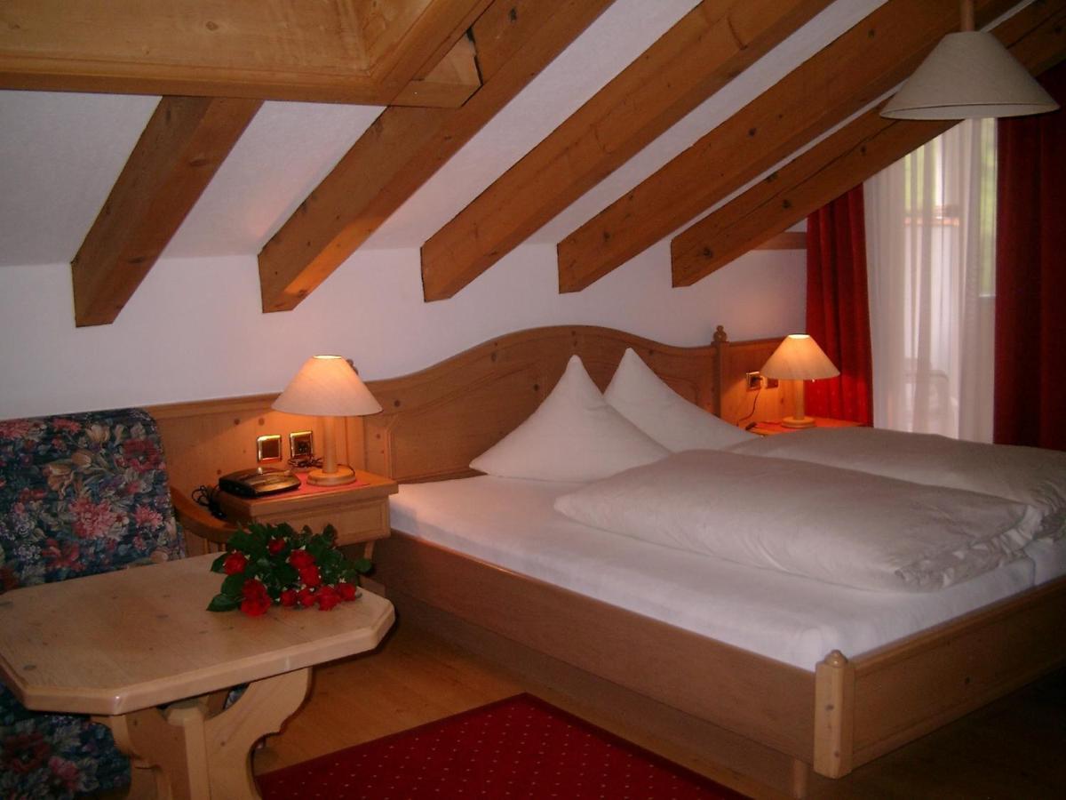 Hotel Camona&Apart Walserhof Samnaun Zimmer foto